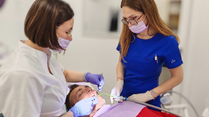 Come si svolge il trattamento dentale con il laser Fotona presso il Dental Studio Babić?